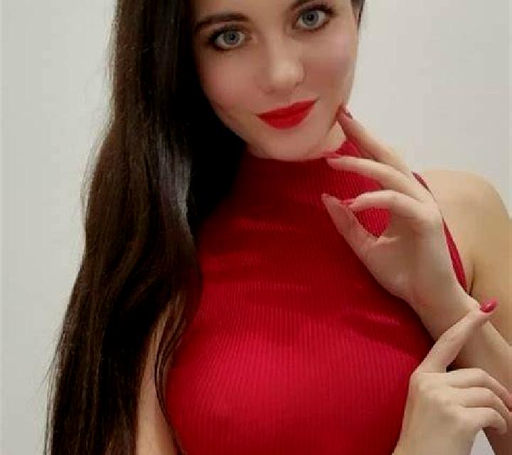 Ariadna Lumaco escort