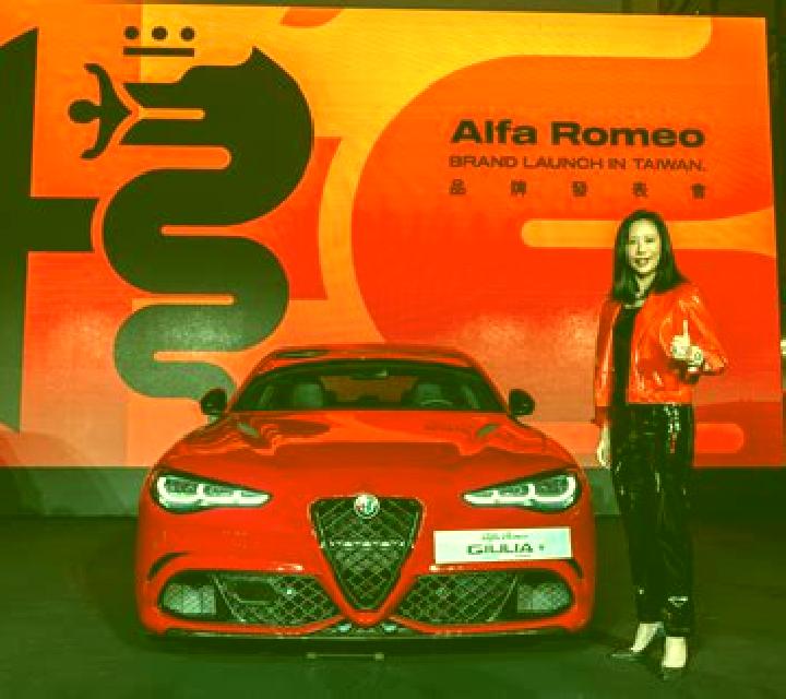 Giulia 2 Constitucion escort