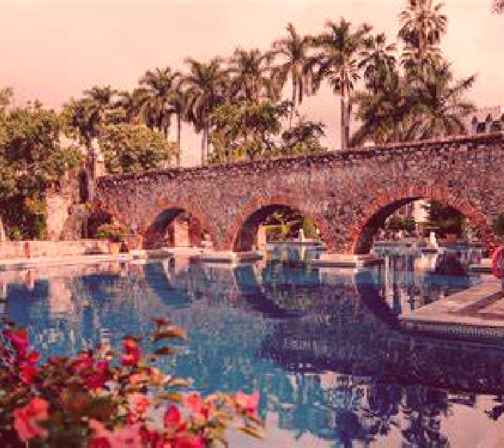 Isidora 2 Hacienda La Calera escort