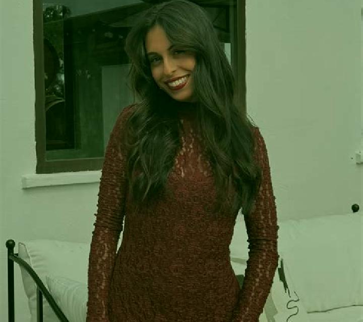 Manuela Pirque escort